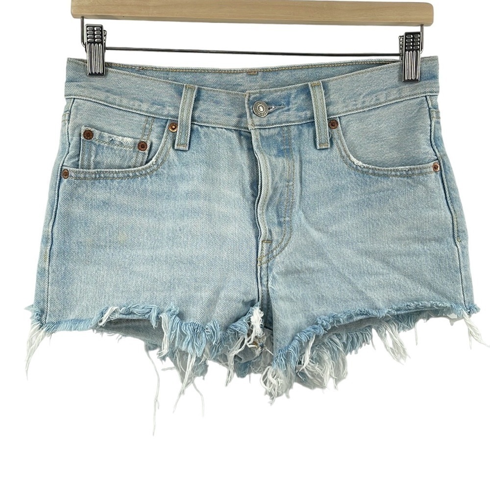 LEVI’S jean shorts frayed light denim vacation summer warm weather sz 25
